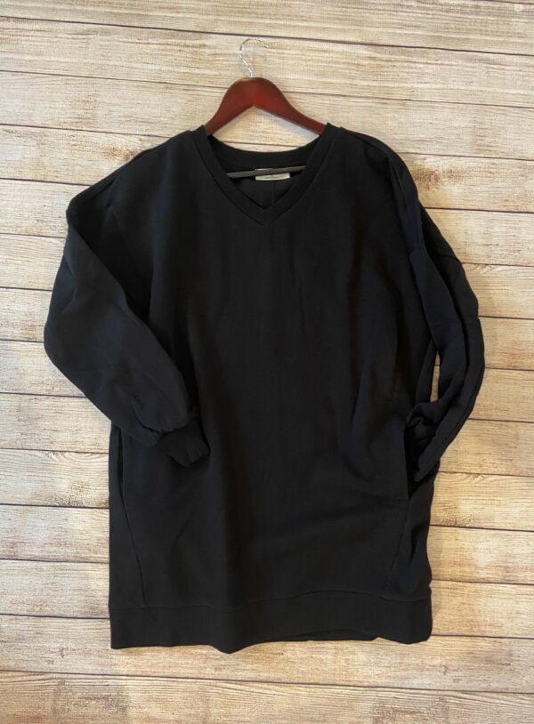Black V-neck Long Sweatshirt